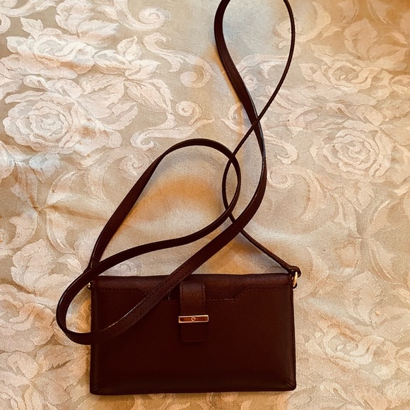 Kate Spade Crossbody Wallet in Classic Burgundy Leather - Picture 2 of 6